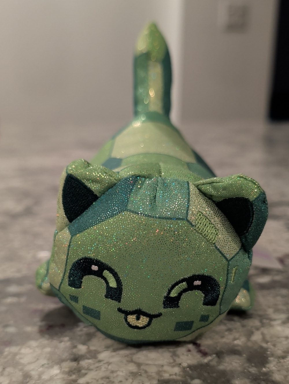 Aphmau MeeMeows Litter 4 Mystery Plush 6" Emerald Sparkly Cat